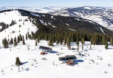 Cinco estâncias de esqui que estão, literalmente, no topo