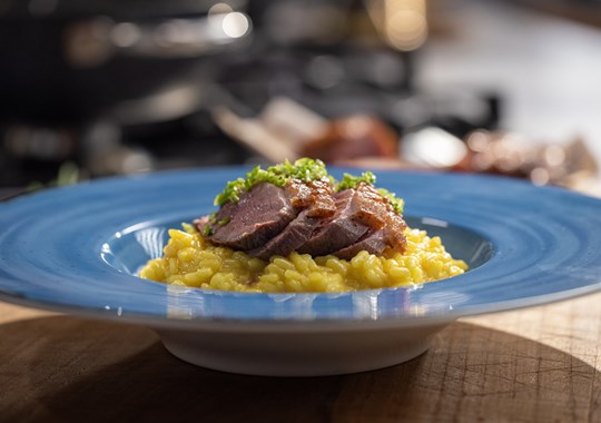 Receita de Henrique Sá Pessoa. Risotto de Açafrão com magret de pato