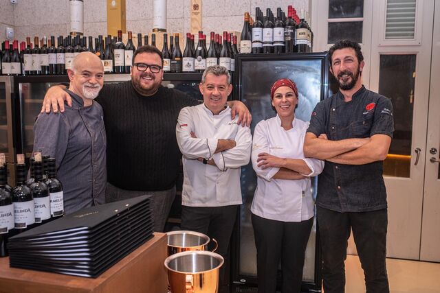 Paulo Morais, Rúben Pacheco Correia, Rui Paula, Donária Pacheco e Roberto Mezzapelle no Mercado da Vila.