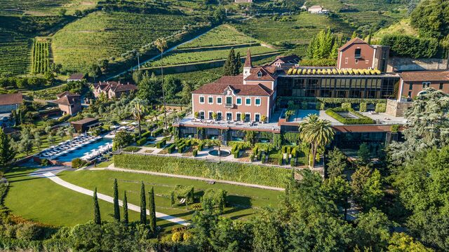 Vista aérea do Six Senses Douro Valley.