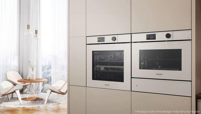 O forno IA Bespoke, também apresentado na CES, conta com uma câmera e sensores internos capazes de reconhecer mais de 80 pratos.