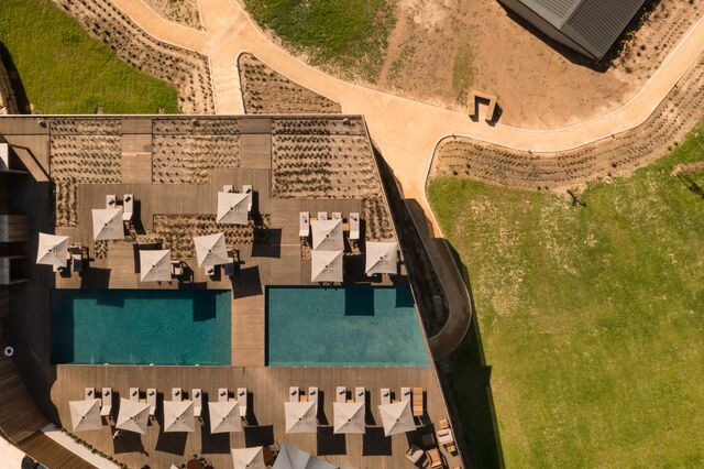 A piscina vista de cima.