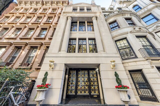 Exterior da antiga residência de Ivana Trump.
