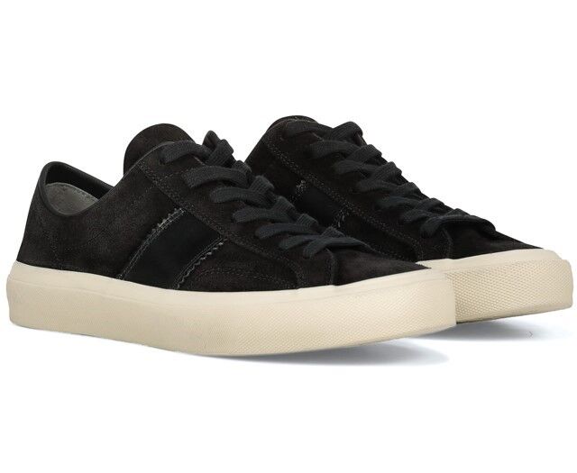 Ténis Cambridge em camurça, €650, Tom Ford.