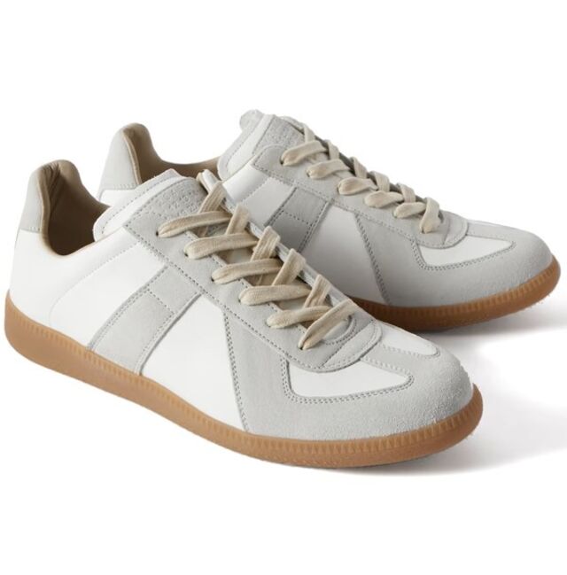 Ténis Replica em camurça, €480, Maison Margiela