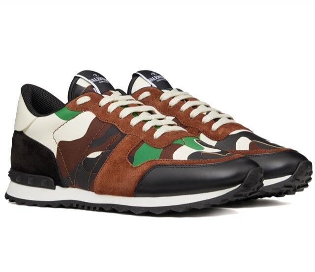 Ténis Camouflage RockRunner em pele, camurça e microfibra, €650, Valentino Garavani.