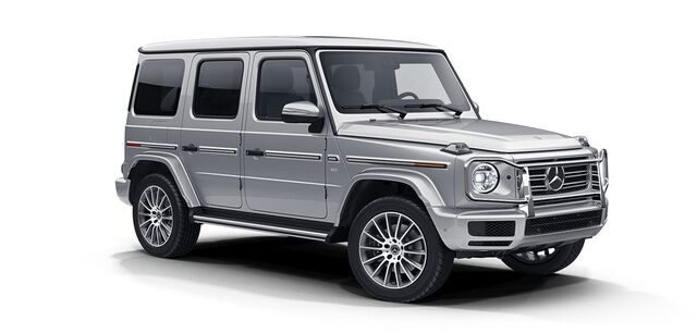 Dmitry Tsvetkov é dono de dois SUV Mercedes G-Class.