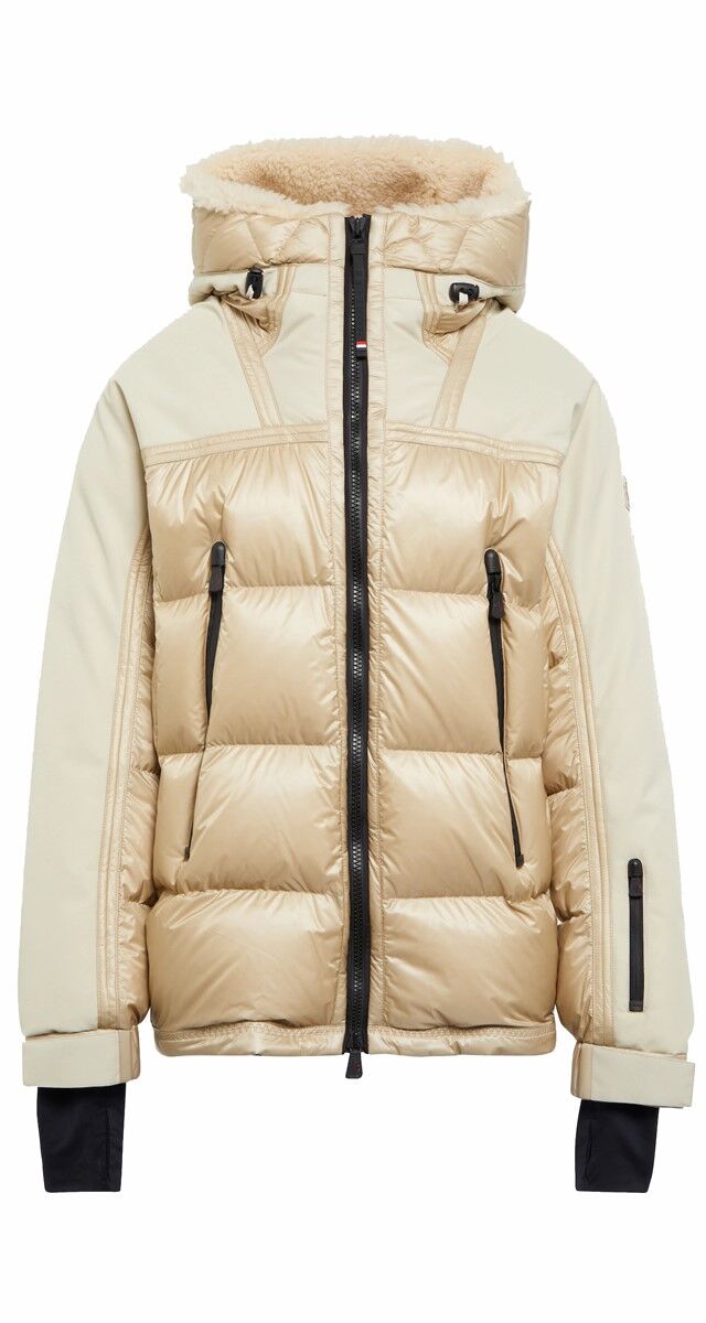 Casaco Morgins impermeável forrado, €2800, Moncler Grenoble.