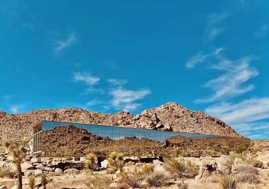 Esta casa no deserto da Califórnia é quase invisível (e está no mercado por 18 milhões) 