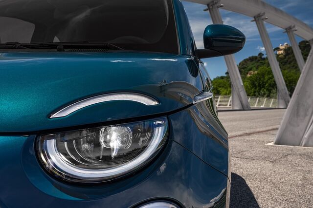 Fiat 500 elétrico.