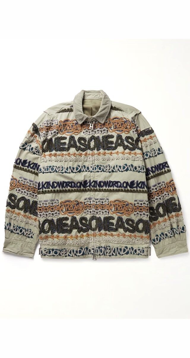 Casaco em algodão e veludo cotelé bordados, €2350, Sacai.