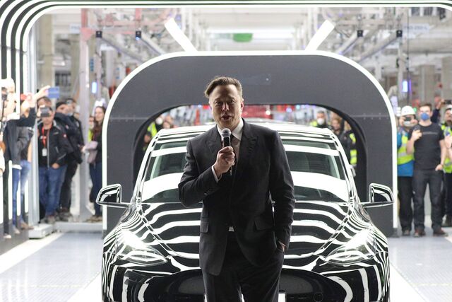 Elon Musk durante a inauguração oficial da nova fábrica de automóveis elétricos Tesla na Alemanha, 22 de março de 2022.