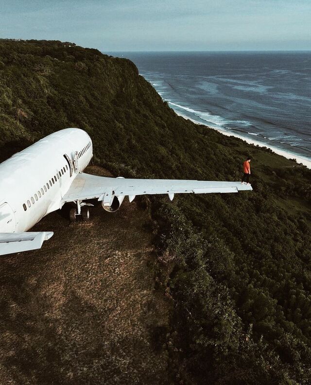 A Private Jet Villa fica numa falésia em Bali, Indonésia.