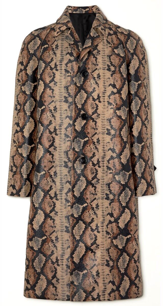 Gabardine em pele falsa, €3100, Celine Homme no MrPorter.