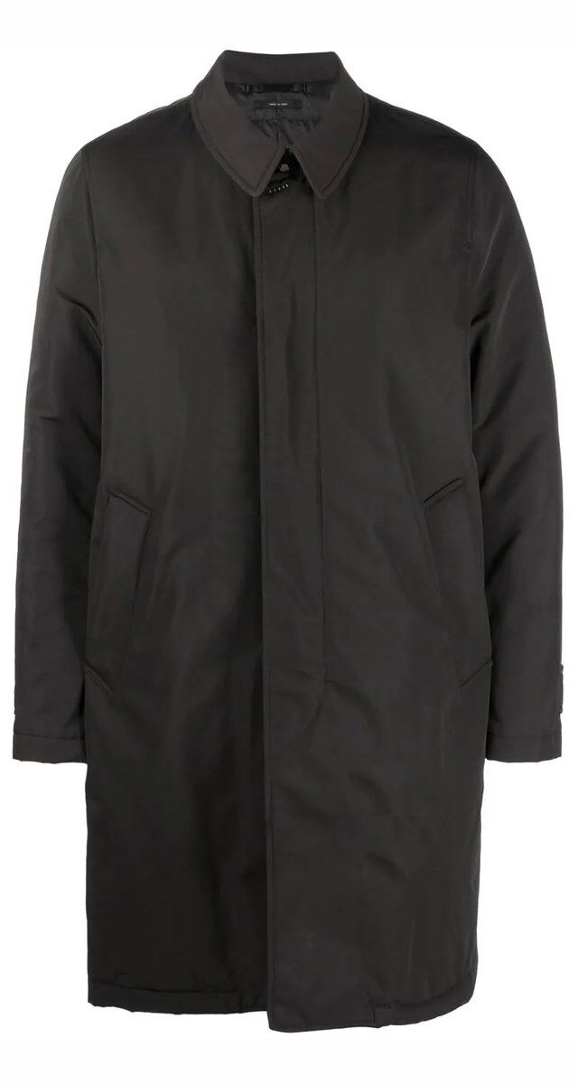 Gabardine impermeável, €2690, Tom Ford.