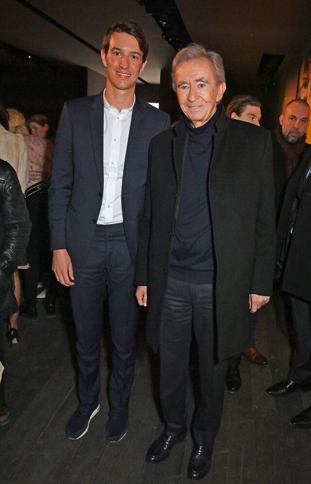 Alexandre e Bernard Arnault no desfile de Christian Dior na Semana da Moda de Paris dedicada às coleções de Alta-Costura Primavera/verão 2023, janeiro de 2023.