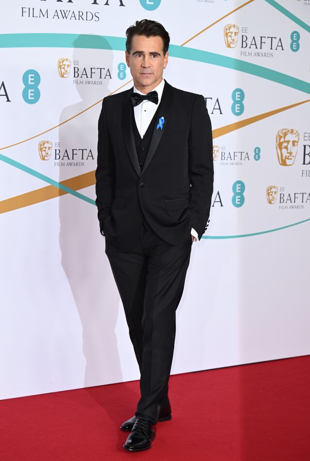 Collin Farrell com smoking de três peças Dolce & Gabbana.