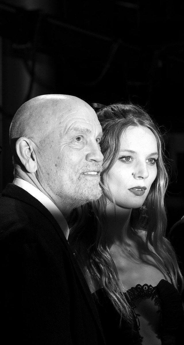 John Malkovich e Lilith Stangenberg na estreia do filme Seneca.