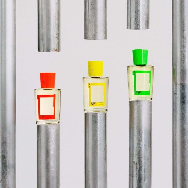 A coleção está disponível em três cores diferentes.