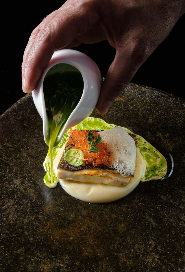 O requinte brilha no Restaurante Raiva, pertencendo este ao Guia Michelin de Portugal e Espanha.