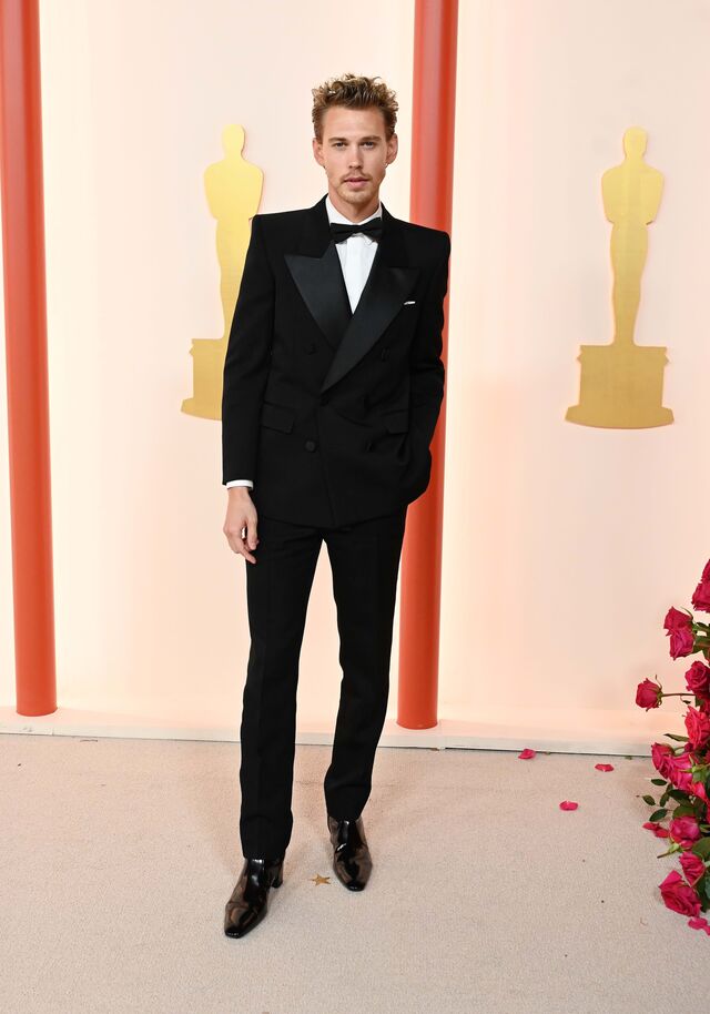 Os clássicos: Austin Butler em Saint Laurent.