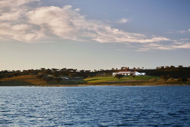 A escolha do Alentejo tem a ver com o gosto do cozinheiro que, além da paisagem, aprecia a gastronomia e a cultura.