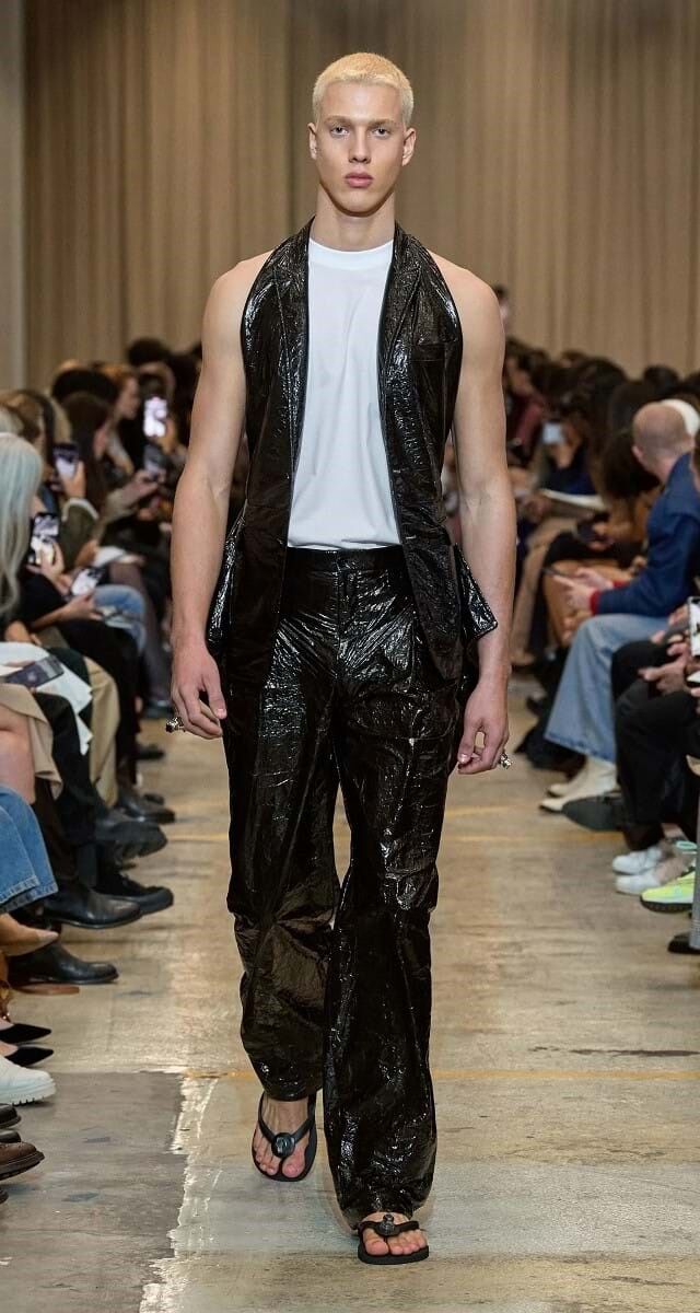 5. Sem mangas: Burberry.