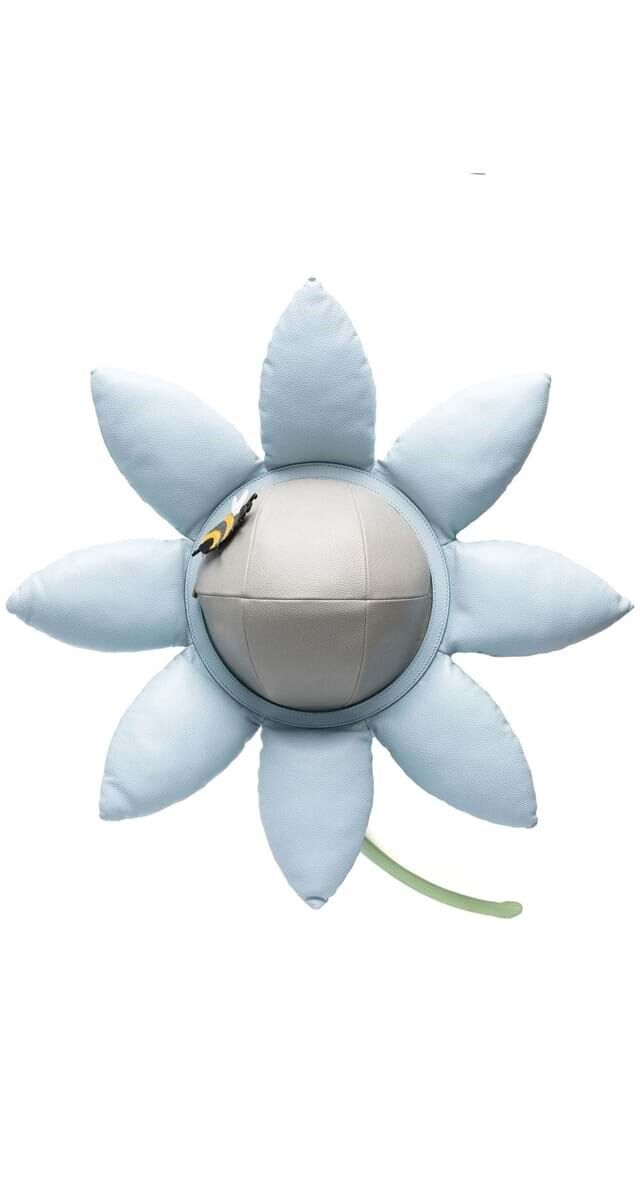 Mochila em pele, €2800, Thom Browne.