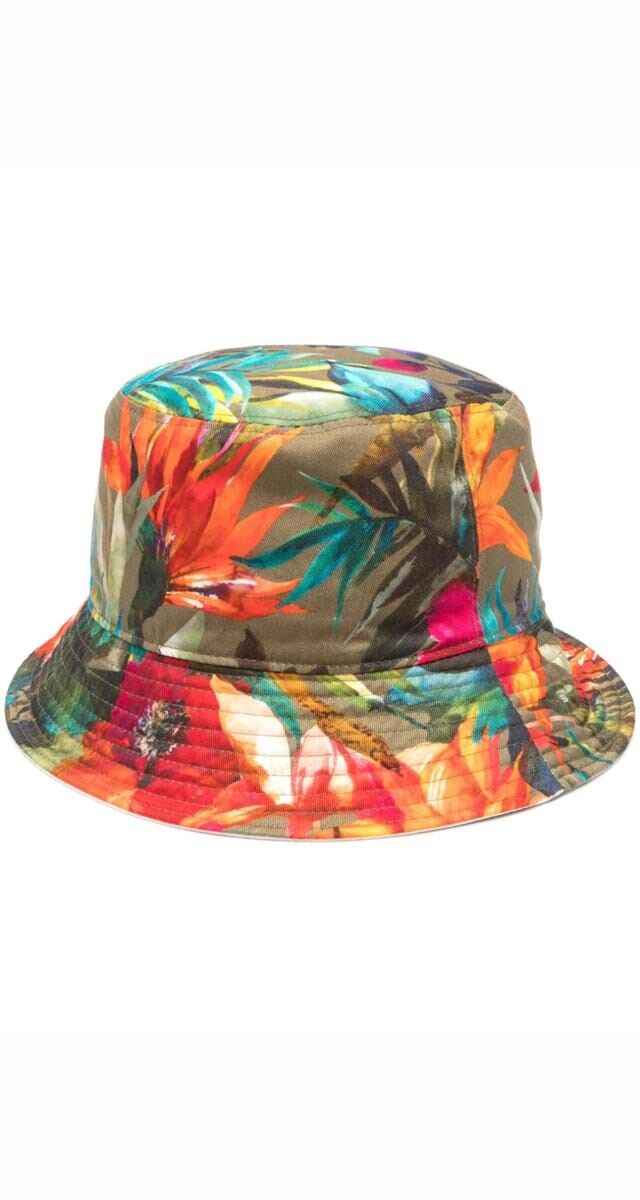 Chapéu reversível em algodão estampado, €419, Ralph Lauren Purple Label.