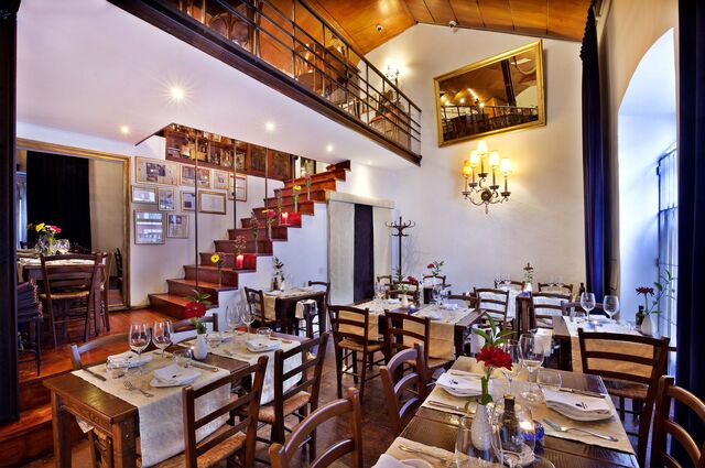 Em 1999, abriu o seu primeiro restaurante, Come Prima.