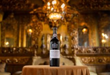 O vinho português para brindar na coroação de Carlos III