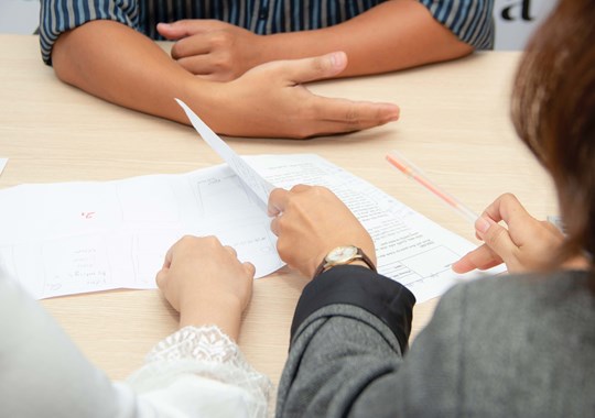 Não dê erros ortográficos no currículo se quiser mesmo ser chamado para uma entrevista