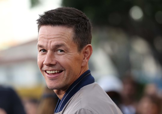 A rotina intensiva de Mark Wahlberg que o faz acordar às 3h30 da manhã