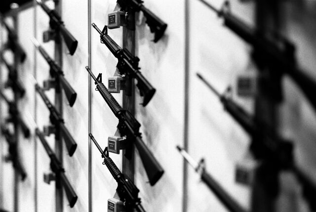 Estima-se que existam nos EUA 10 a 12 milhões de AR-15, a semi-automática mais usada nos Estados Unidos.