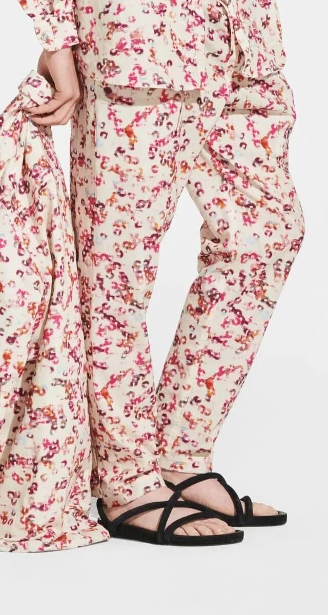 Sandálias: Isabel Marant.