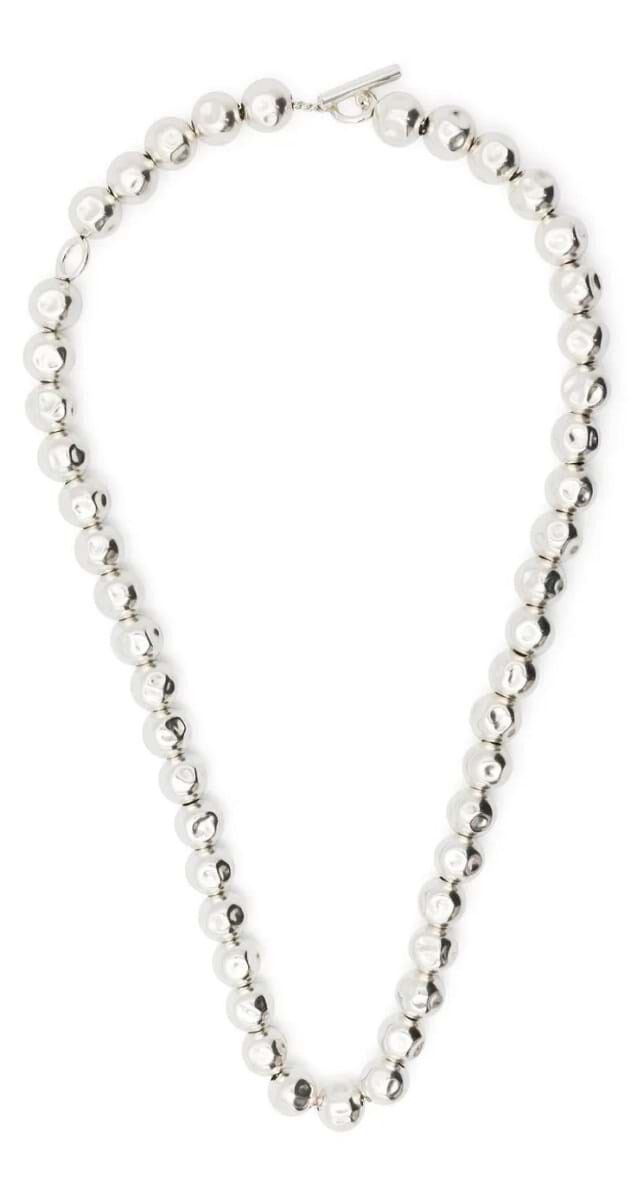 Colar: Colar com contas em prata, €935, Jil Sander.