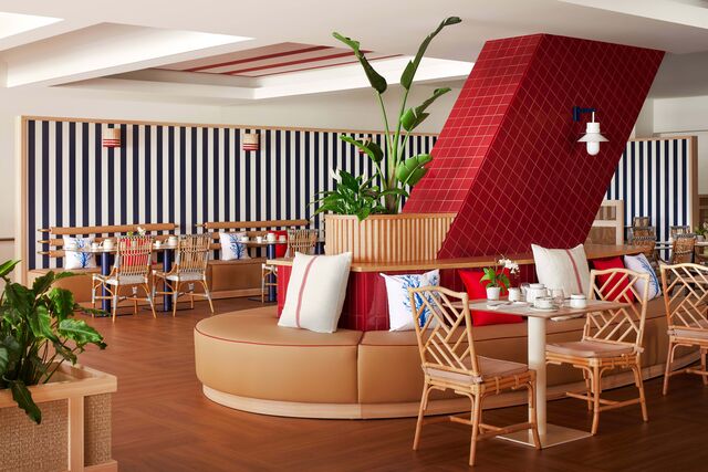A sofisticada riviera francesa serviu de inspiração para a decoração do Voyage.