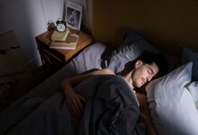 Pode uma sesta a meio do dia compensar uma noite mal dormida?