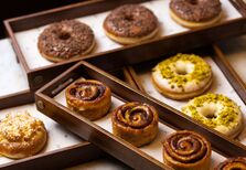 Um hotel de luxo, uma pastelaria-boutique e uma mezzanine cool. É já ali, no Chiado