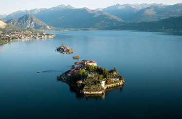 Louis Vuitton apresenta coleção Cruise 2024 na Isola Bella