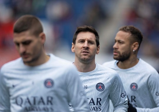Isto Lembra-me Uma História: Três adeptos à espera da equipa