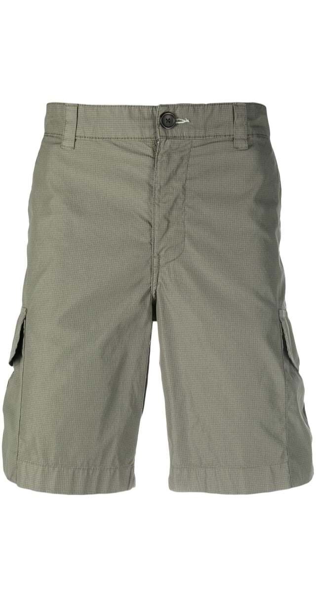 Calções cargo em tecido técnico, €195, Paul Smith.