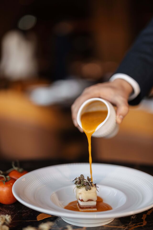 Sopa cremosa de tomate com a sua francesinha.