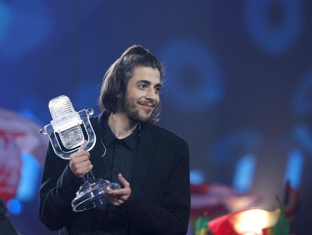 Portugal foi consagrado vencedor da edição de 2017 com a canção "Amar Pelos Dois", interpretada por Salvador Sobral.