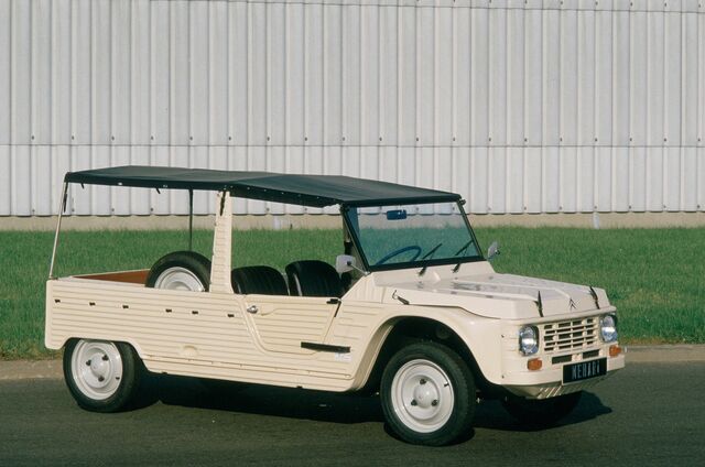 Citroën Méhari branco.