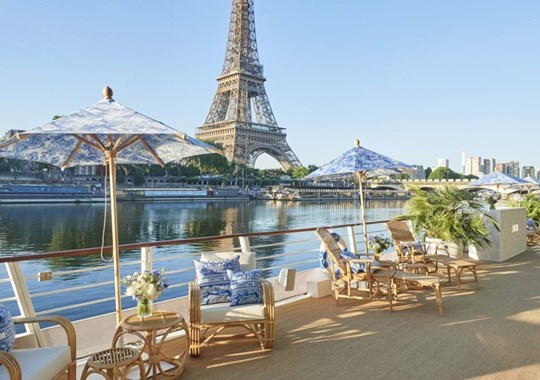 Spa Cruise da Dior prepara-se para zarpar nas águas do Sena