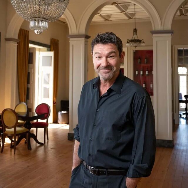 Marcantonio Del Carlo protagoniza o espetáculo "Era uma vez... ou duas ou três".