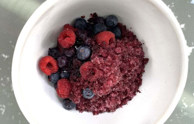 Gelado de frutos vermelhos.