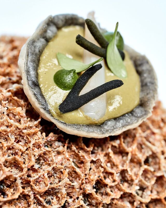 "Como sabes, vou muito ao mar apanhar algas e bivalves e isso é um momento relaxante, de paz, dá-me uma automática felicidade". - chef Gil Fernandes