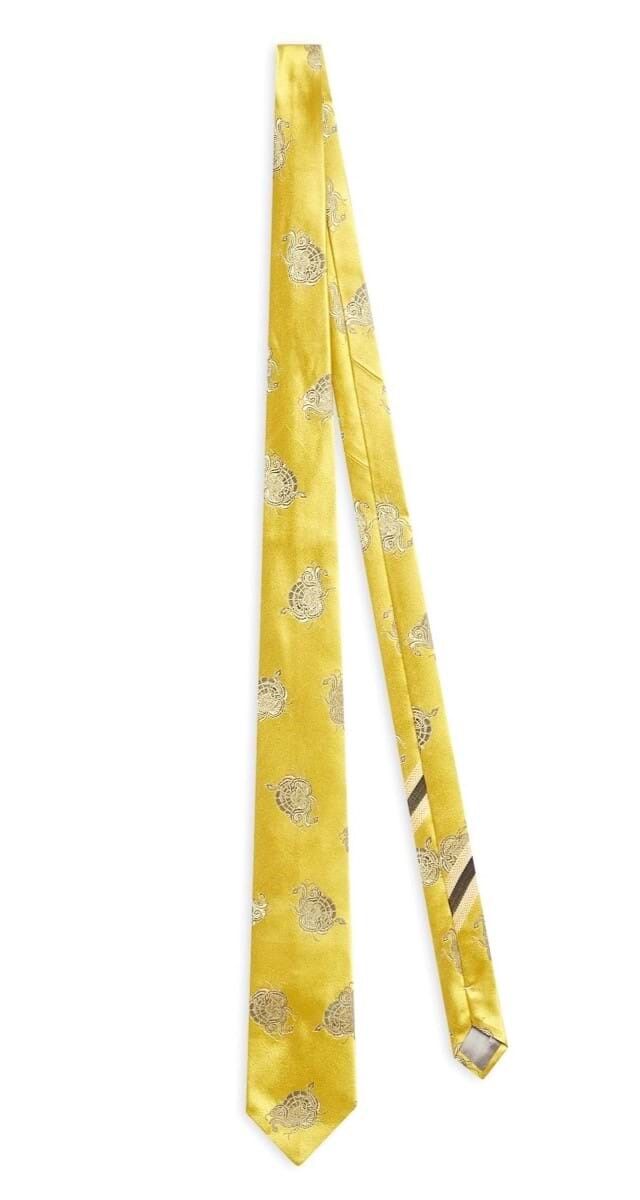 Gravata em seda estampada, € 185, Dries Van Noten.